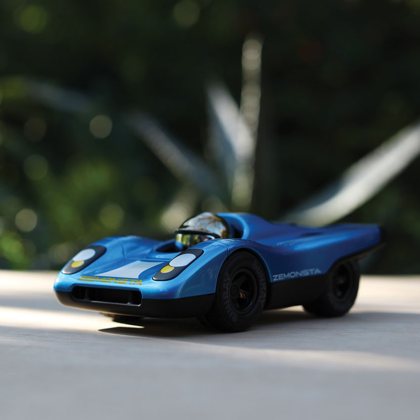 PLAYFOREVER - MINI ZEMONSTA HANS